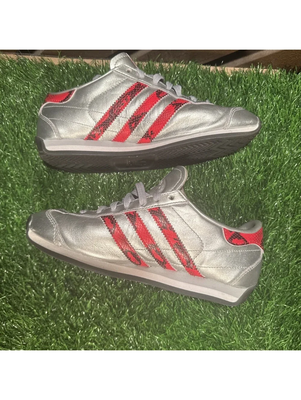 Adidas Country Japan Snakeskin Pack- Silver Metallic Scarlet JP7077 Size 6M